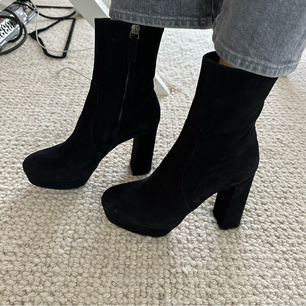 Vero Cuoio Italian Designer Suede Heeled Platform Boots